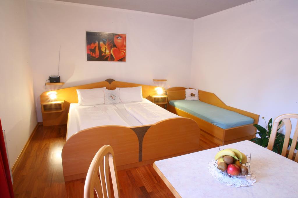 Pension Weber Jennersdorf Rum bild